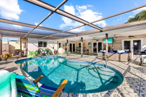 Beautifully remodeled electric-heated pool home with bikes - Perfect for families! - Villa Skyy